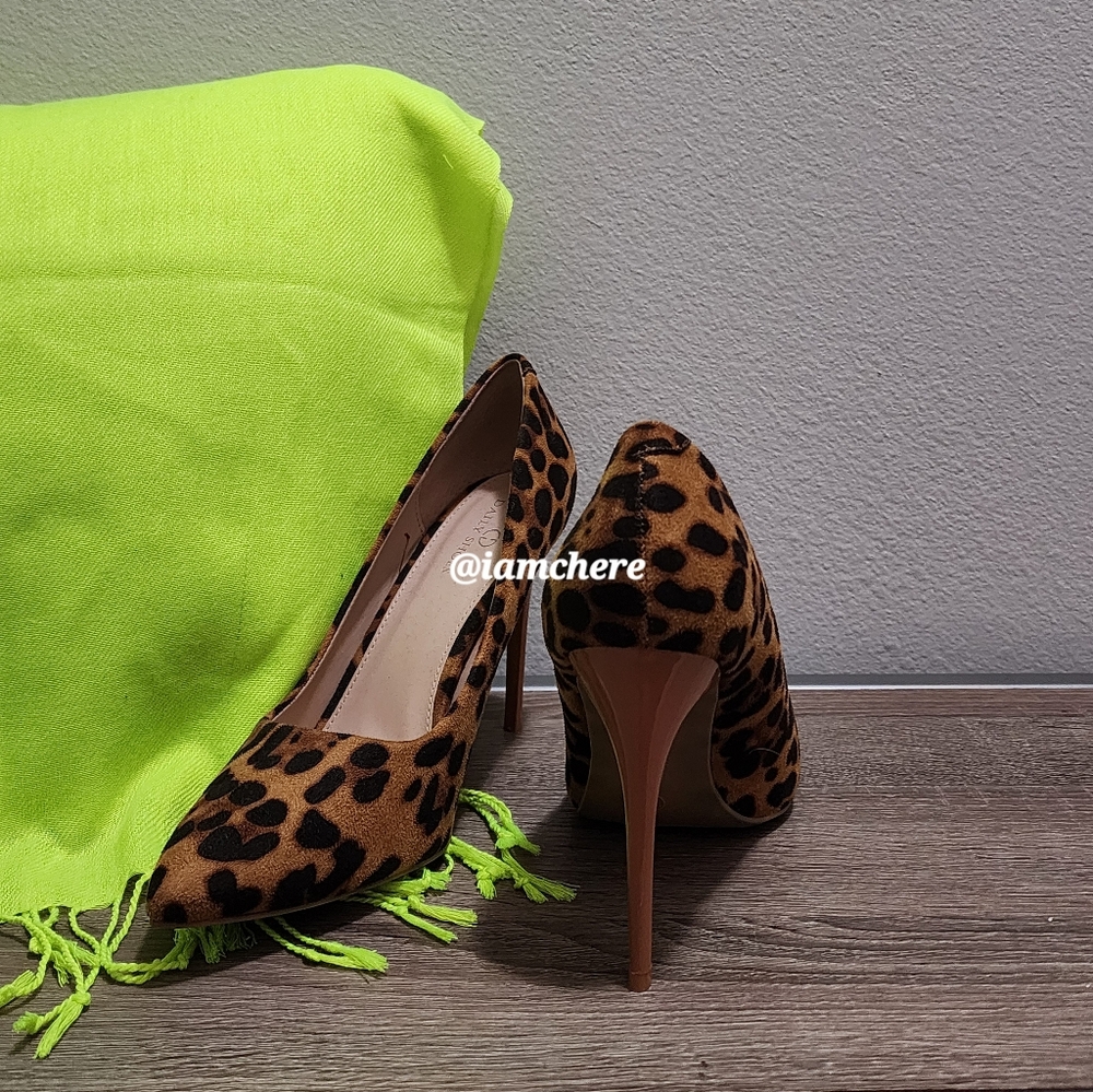 Leopard Pumps - Picture 6 of 8